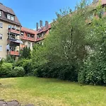 2-Zimmer-Appartment In Top-City-Lage Mit Parken Und Klimaanlage